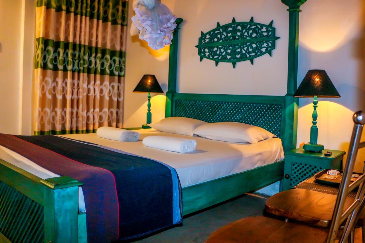Dhawalagiri Inn Канди Экстерьер фото